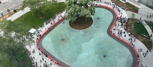 Пруд в форме сердца на месте эстакады