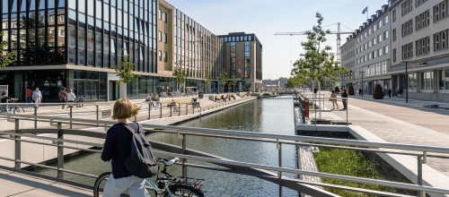 В Киле вырыли канал и построили набережную вместо шестиполосной дороги В Киле вырыли канал и построили набережную вместо шестиполосной дороги