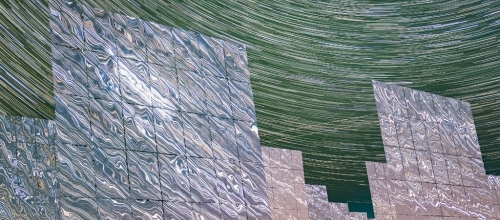 Космическая электростанция посреди пустыни