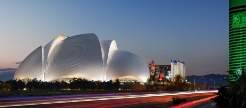 Стадион в форме бейсбольной перчатки Стадион в форме бейсбольной перчатки