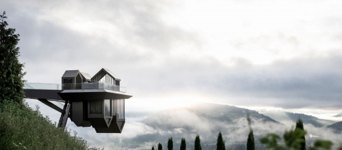 СПА-центр зависший в воздухе